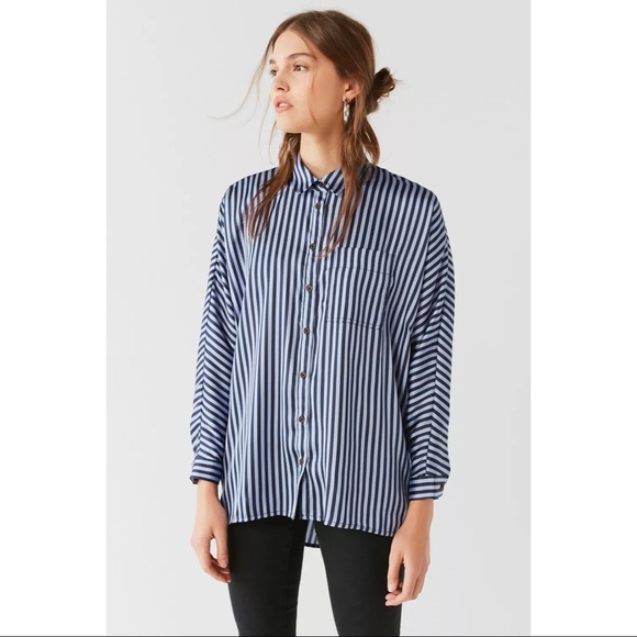 UO Sunny Day Satin Button-Down Top - Picture 1 of 6